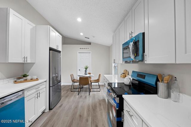 4098 BROAD CREEK Lane, Jacksonville, FL 32218