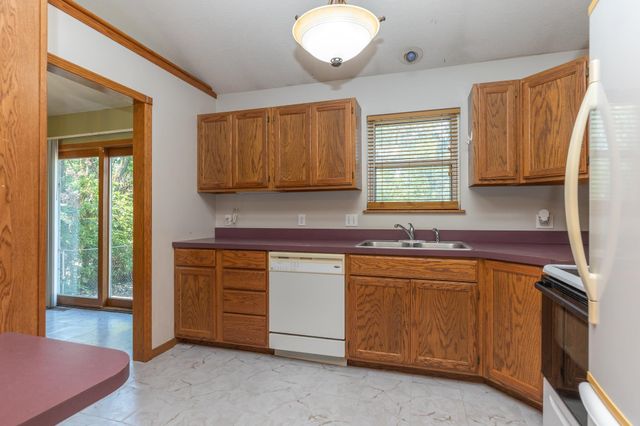 321 E Minneapolis Ave, Salina, KS 67401