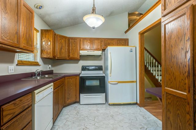 321 E Minneapolis Ave, Salina, KS 67401