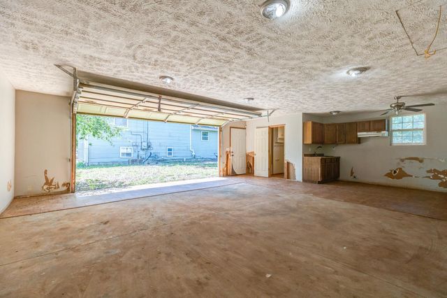 321 E Minneapolis Ave, Salina, KS 67401