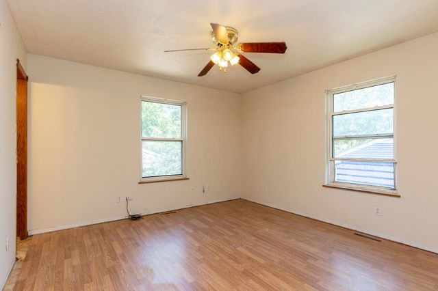 321 E Minneapolis Ave, Salina, KS 67401