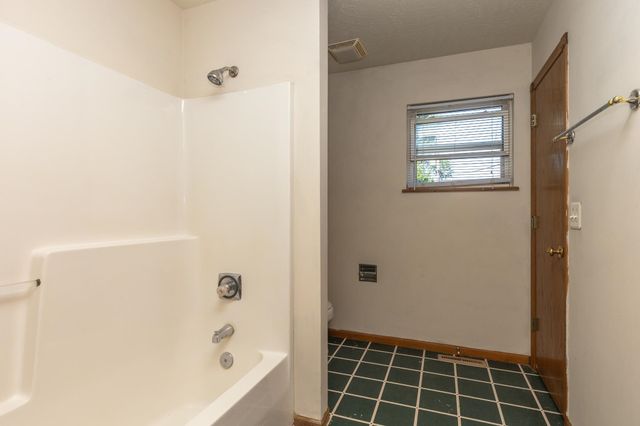 321 E Minneapolis Ave, Salina, KS 67401