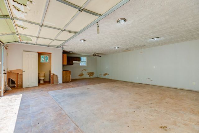 321 E Minneapolis Ave, Salina, KS 67401