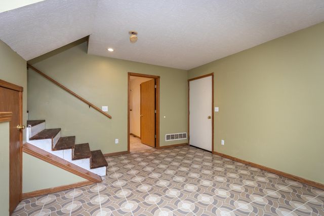 321 E Minneapolis Ave, Salina, KS 67401