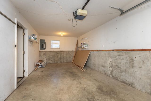 321 E Minneapolis Ave, Salina, KS 67401