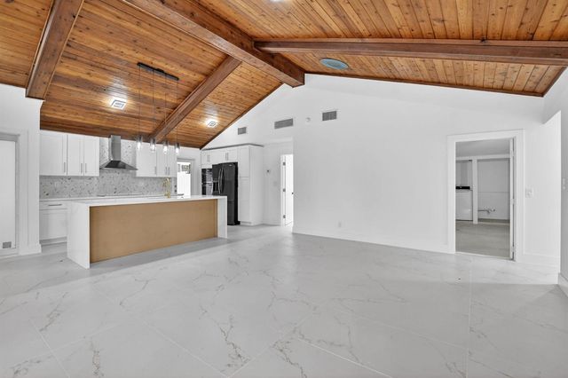 4701 NW 1st Place, Deerfield Beach, FL 33442