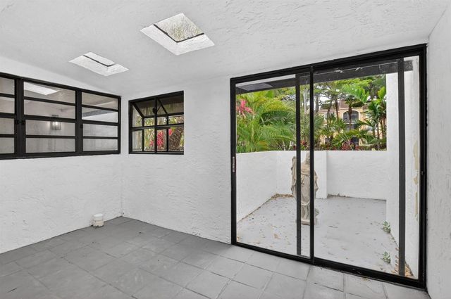 4701 NW 1st Place, Deerfield Beach, FL 33442