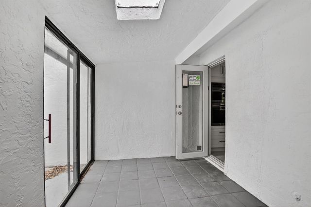 4701 NW 1st Place, Deerfield Beach, FL 33442
