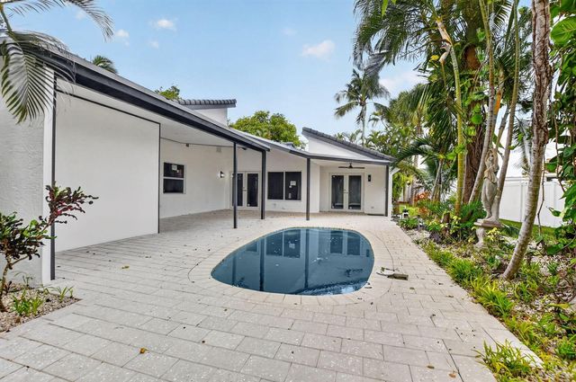 4701 NW 1st Place, Deerfield Beach, FL 33442