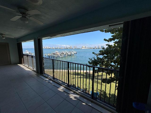 360 Wilma Circle 7, Riviera Beach, FL 33404