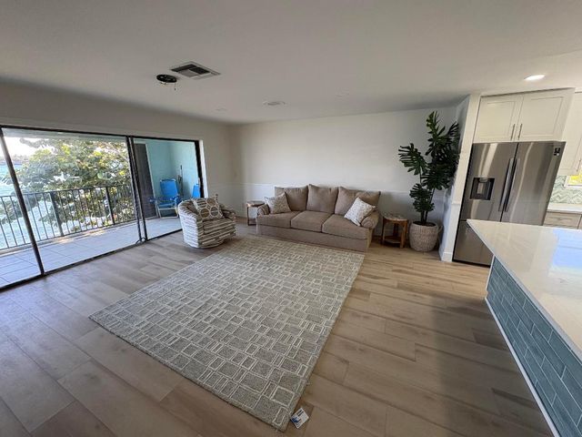 360 Wilma Circle 7, Riviera Beach, FL 33404