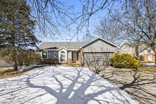 2510 Wenona Drive, Wixom, MI 48393