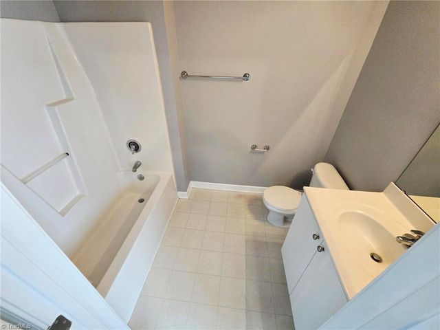 102 Campus Walk Trail 301, Elon, NC 27244