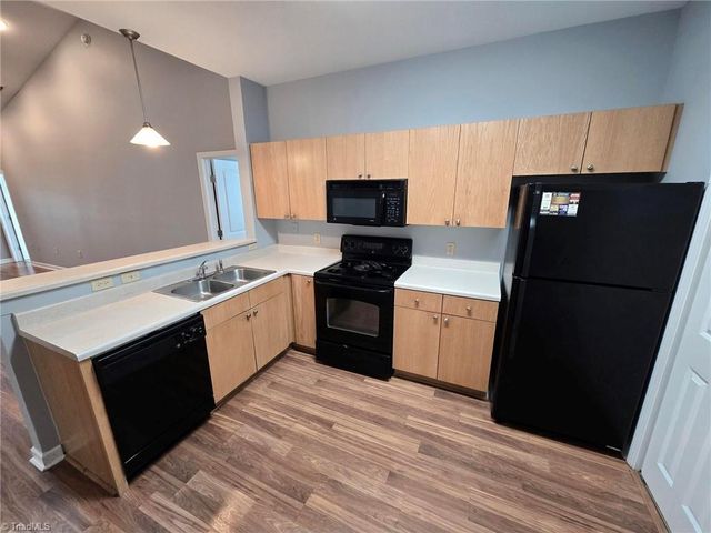 102 Campus Walk Trail 301, Elon, NC 27244