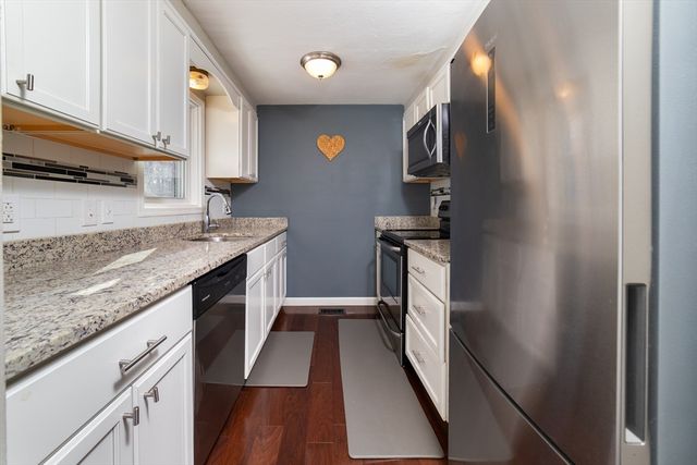 14 Pleasant View Park 14, Rockland, MA 02370