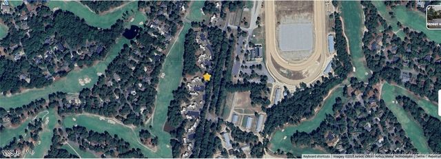 10 Pine Tree Road 211, Southern Pines, NC 28387