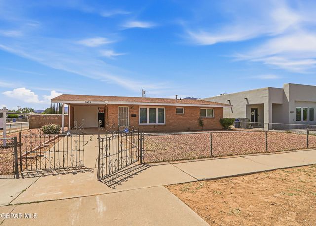 8933 MOUNT RUSHMORE Lane, El Paso, TX 79904