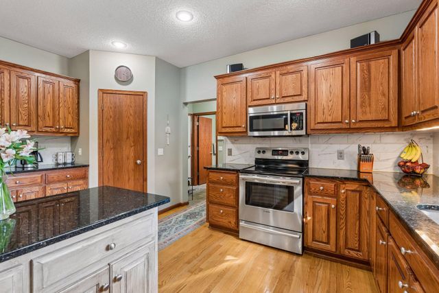 10531 Golden Eagle Trail, Woodbury, MN 55129