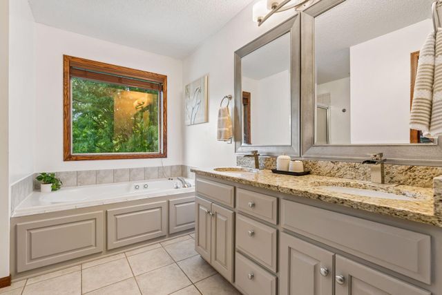 10531 Golden Eagle Trail, Woodbury, MN 55129