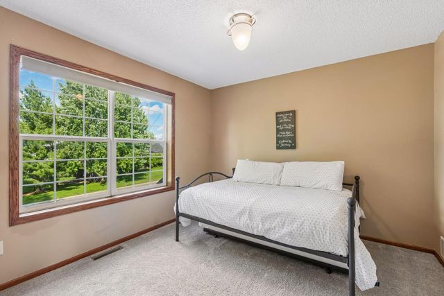 10531 Golden Eagle Trail, Woodbury, MN 55129
