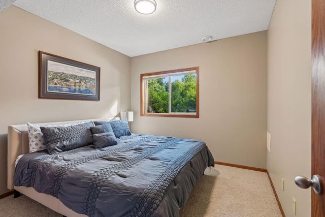 10531 Golden Eagle Trail, Woodbury, MN 55129
