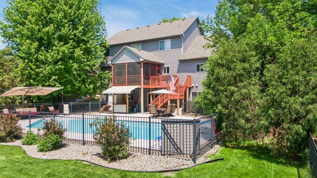 10531 Golden Eagle Trail, Woodbury, MN 55129