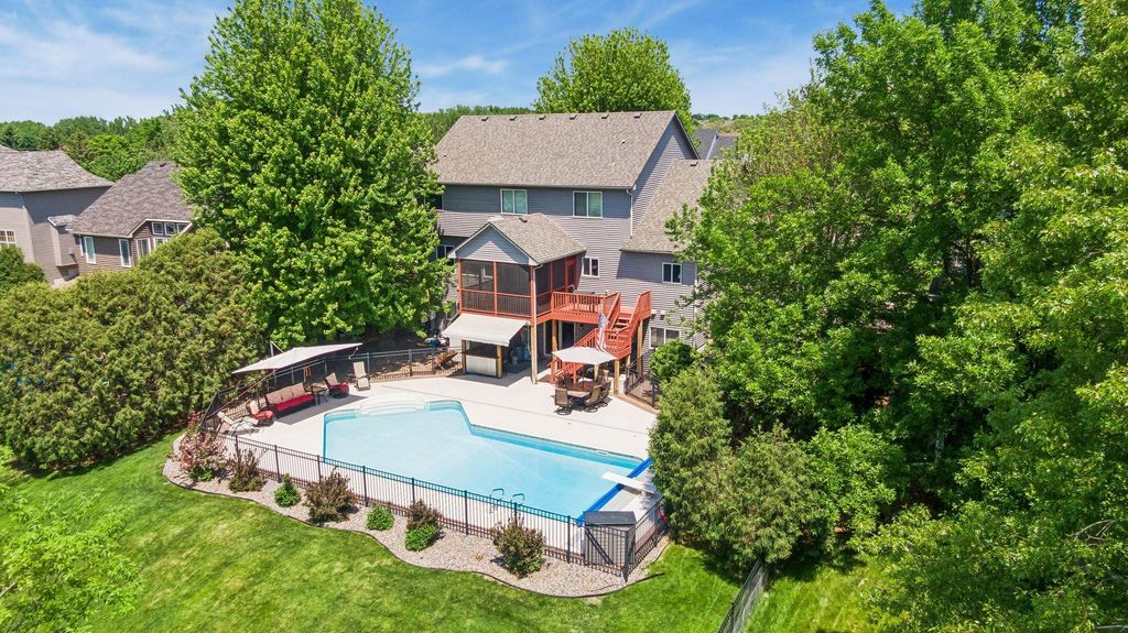 10531 Golden Eagle Trail, Woodbury, MN 55129