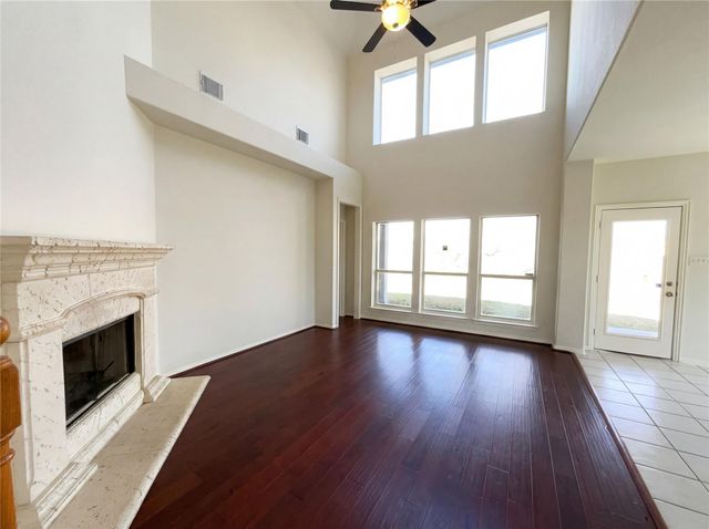 200 Rippling Creek Lane, Alvin, TX 77511