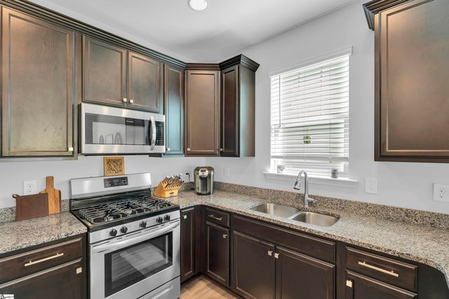 122 River Trace Loop, Simpsonville, SC 29680