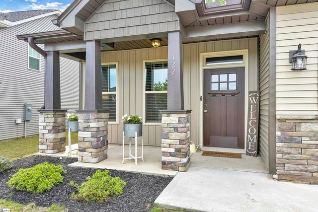 122 River Trace Loop, Simpsonville, SC 29680