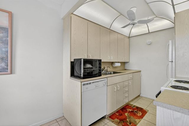 3025 Guildford B 3025, Boca Raton, FL 33434