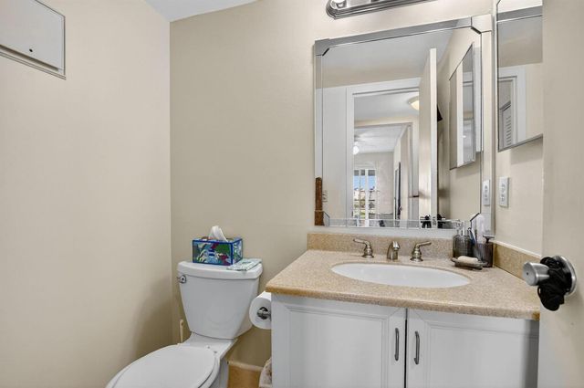 3025 Guildford B 3025, Boca Raton, FL 33434