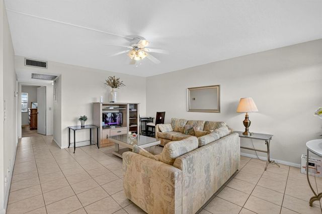 3025 Guildford B 3025, Boca Raton, FL 33434