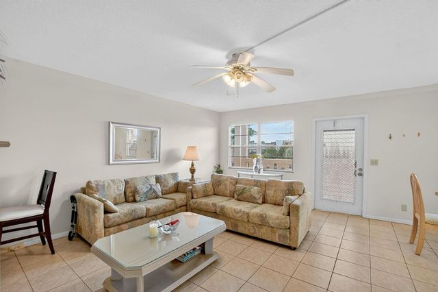 3025 Guildford B 3025, Boca Raton, FL 33434