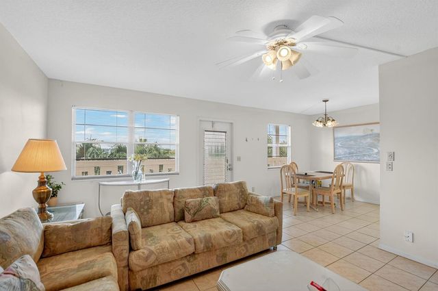3025 Guildford B 3025, Boca Raton, FL 33434