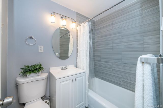 4 Sadore Lane 5J, Yonkers, NY 10710