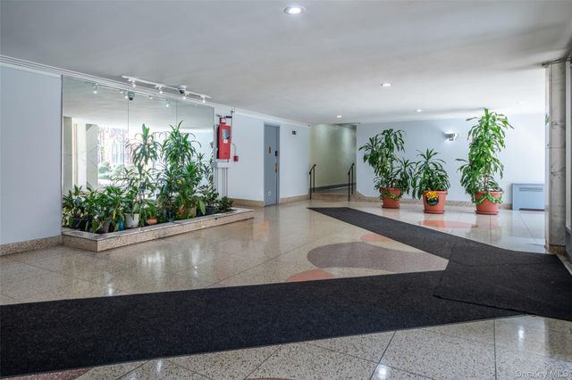 4 Sadore Lane 5J, Yonkers, NY 10710