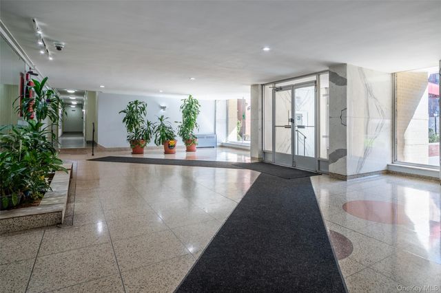 4 Sadore Lane 5J, Yonkers, NY 10710