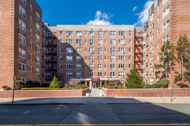 4 Sadore Lane 5J, Yonkers, NY 10710