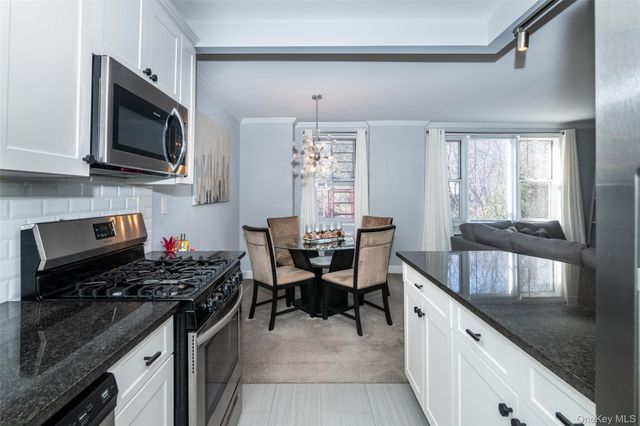 4 Sadore Lane 5J, Yonkers, NY 10710