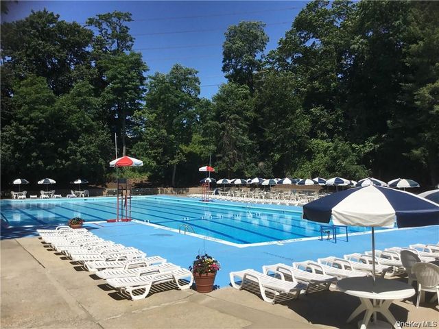 4 Sadore Lane 5J, Yonkers, NY 10710