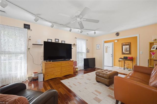 3520 Forest Glen RD, Virginia Beach, VA 23452