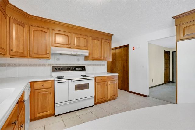 47 Americo St, Ludlow, MA 01056