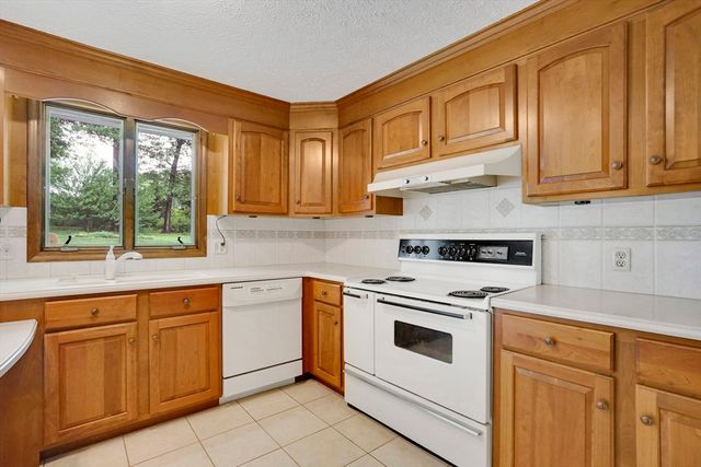 47 Americo St, Ludlow, MA 01056