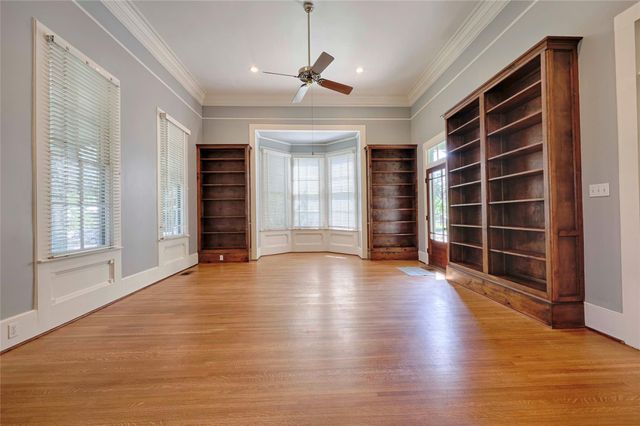 350 N Madison ST, La Grange, TX 78945