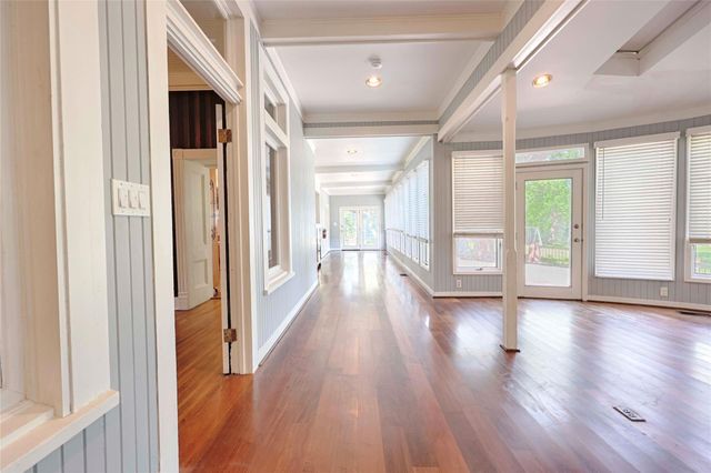 350 N Madison ST, La Grange, TX 78945