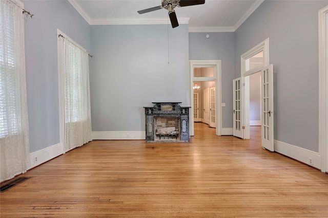 350 N Madison ST, La Grange, TX 78945