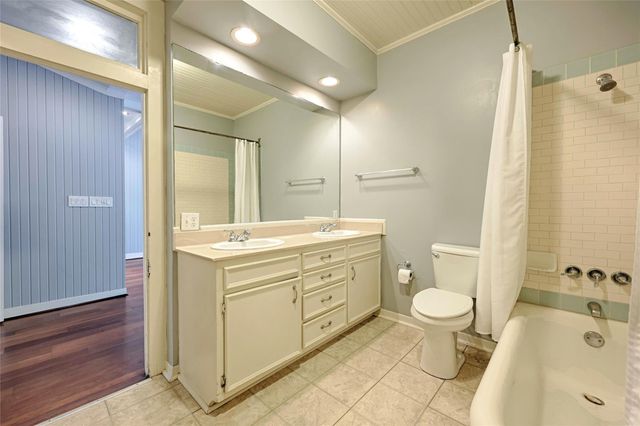 350 N Madison ST, La Grange, TX 78945