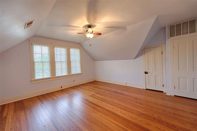 350 N Madison ST, La Grange, TX 78945