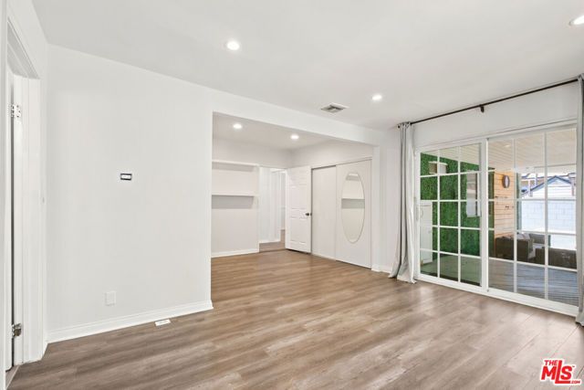 7048 Zelzah Avenue, Los Angeles, CA 91335
